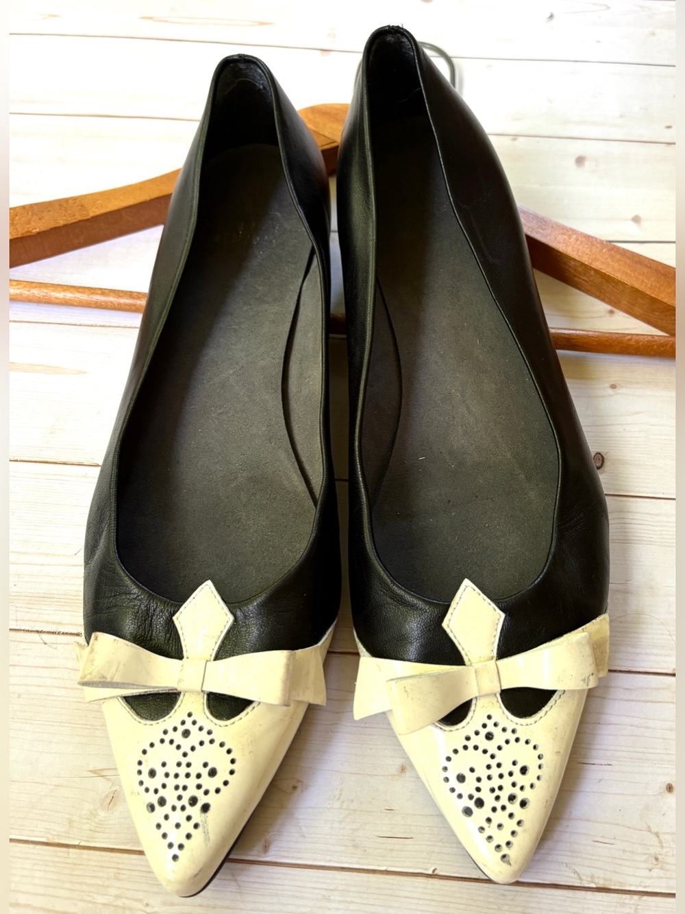 Stuart Weitzman leather flats